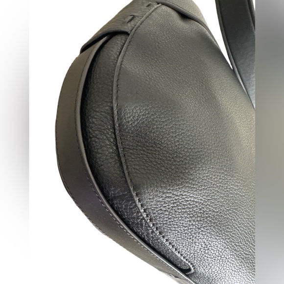 Tory Burch Black Leather Shoulder Bag with Gold Accent - Picture 10 of 16